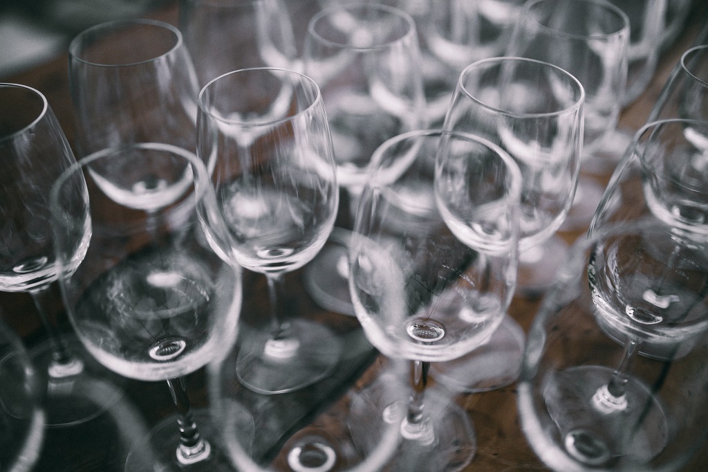 how to pack crystal wine glasses for moving